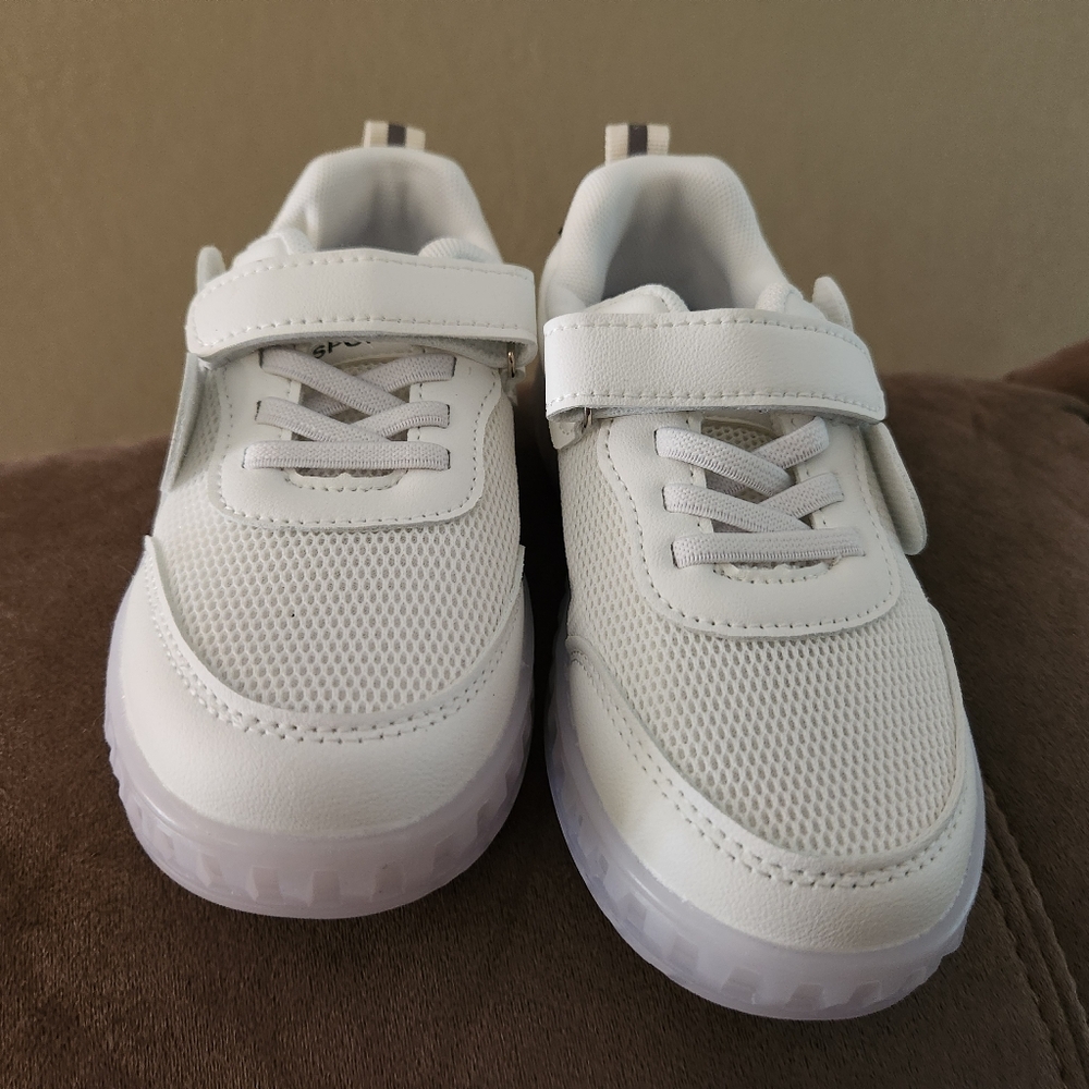 Shoes - Picture 3 of 9
